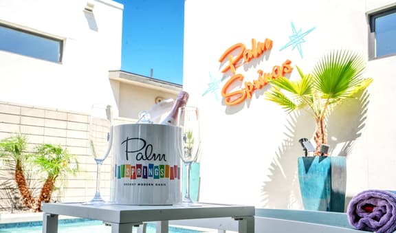P.S. Chic Escape